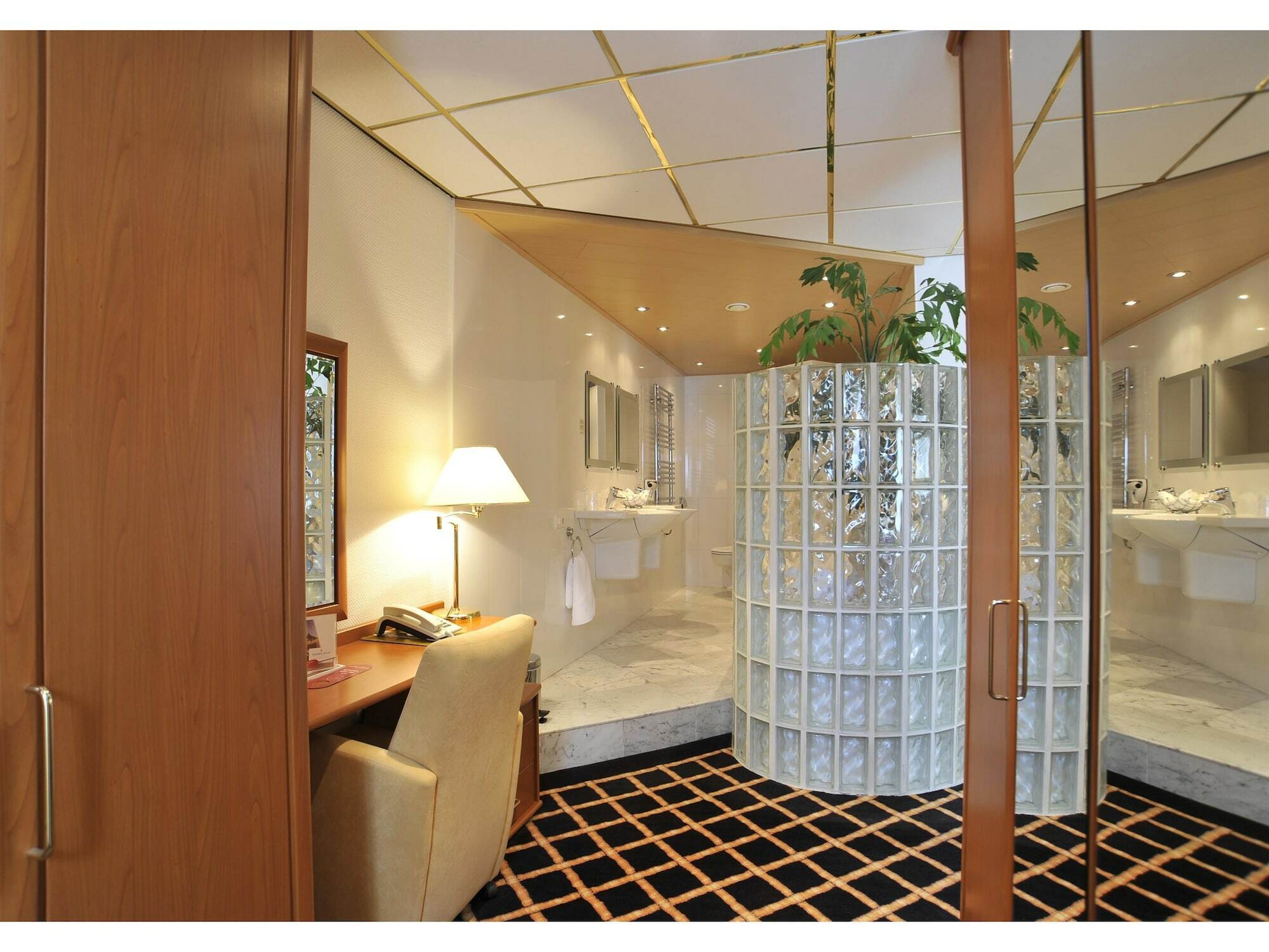 City Hotel Berg-op-Zoom Extérieur photo